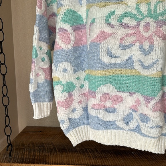 Women’s long sleeve, mock neck colorful sweater with large floral pattern, M - Picture 9 of 11